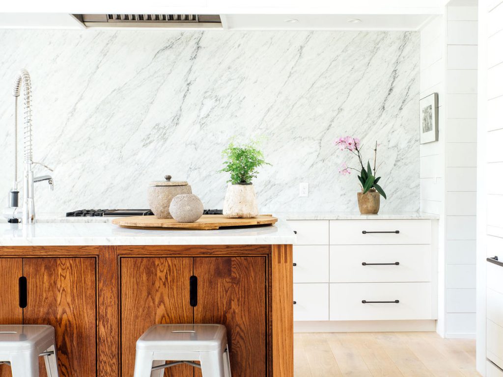 marble-wall-shiplap-oak-island-kitchen_0_0